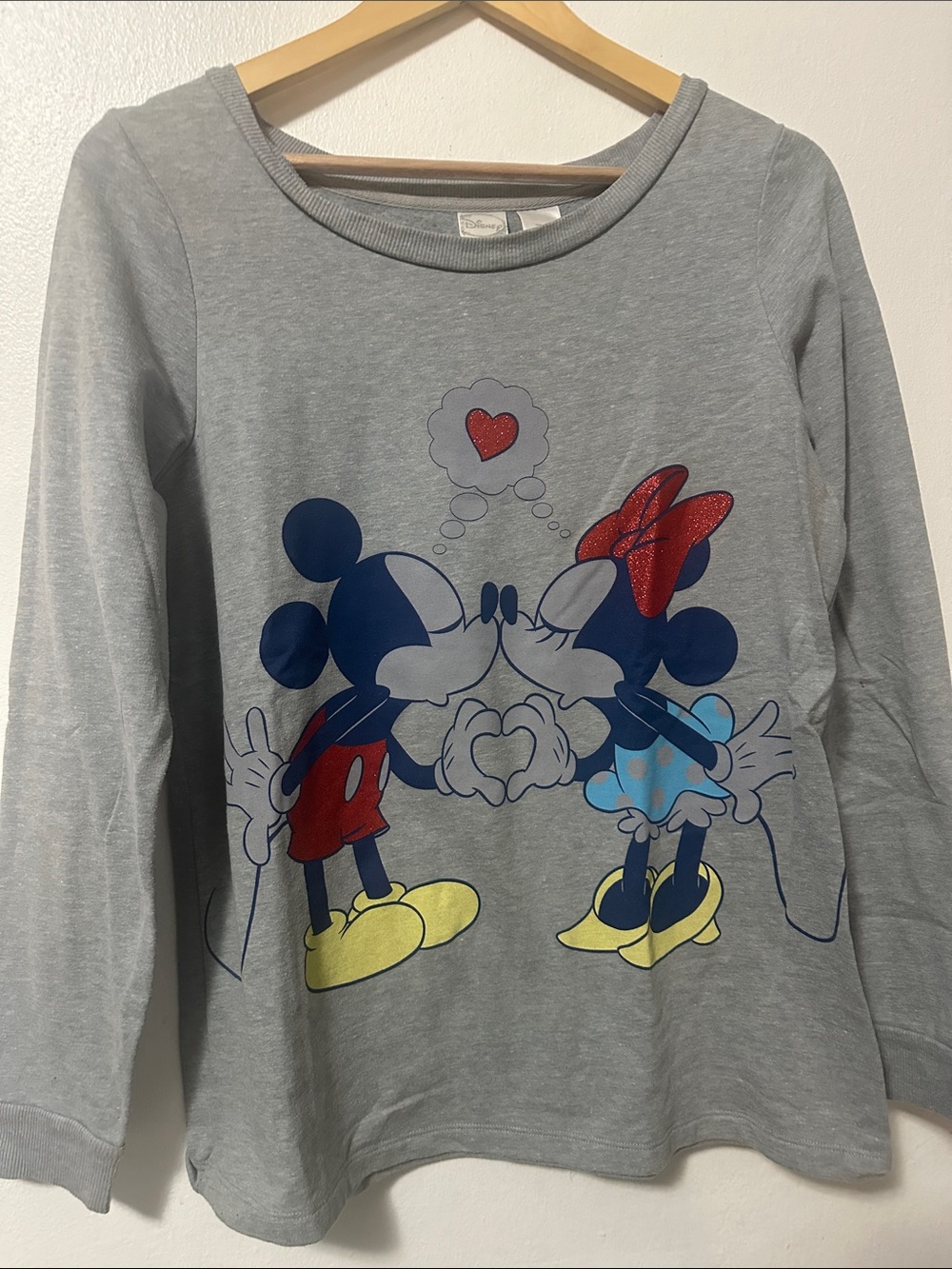 Disney Gray Long-Sleeve Mickey & Minnie Kiss Graphic Tee with Red Bow